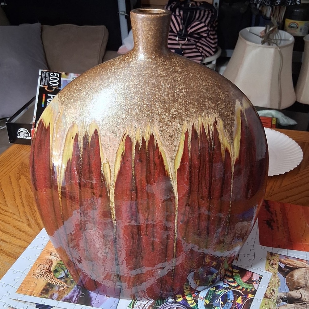 Apropos Ceramic Vase with Brown and Gold Design